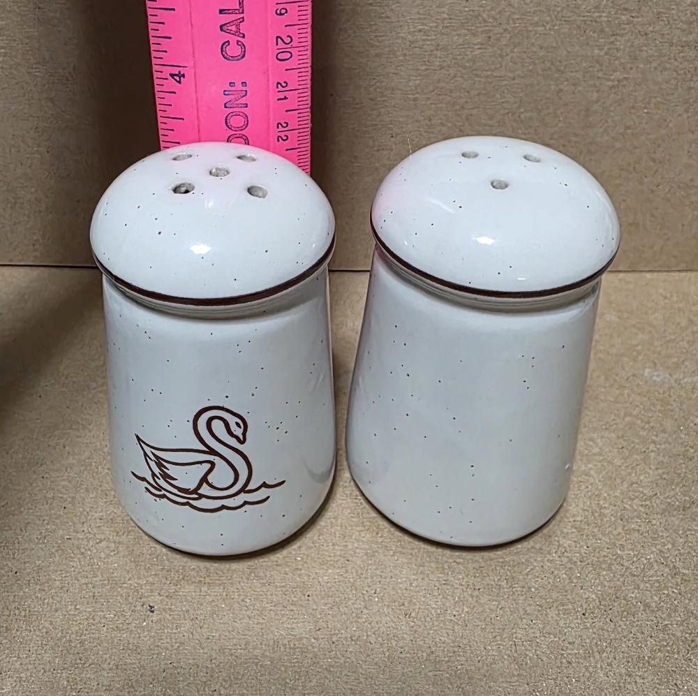 Schwans Ice Cream Stoneware Salt Pepper Shakers #149 - Picture 5 of 6